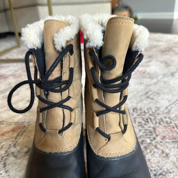 Sorel Dacie Lace Up Brown & Black Heeled Boots SZ 8 Leather Waterproof Women EUC - Picture 3 of 7